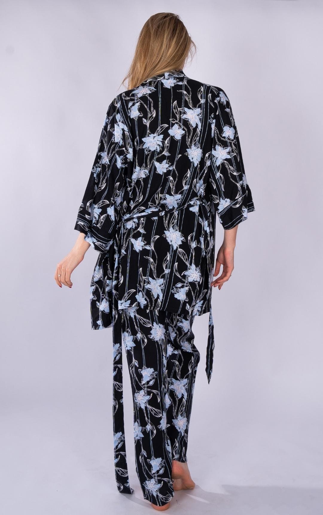Summer Pajama Set for Women with Light Robe